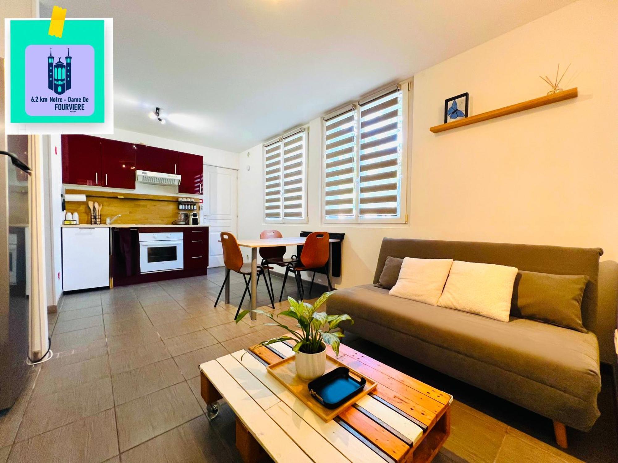Les Trois Renards-tassin Apartment